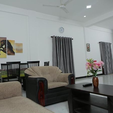 Birunthavanam Vavuniya Buitenkant foto