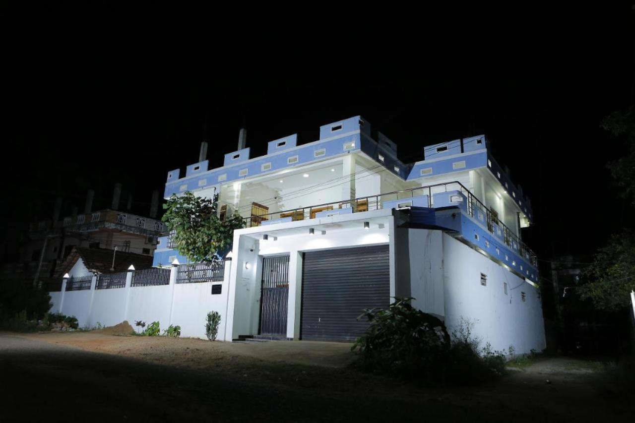 Birunthavanam Vavuniya Buitenkant foto
