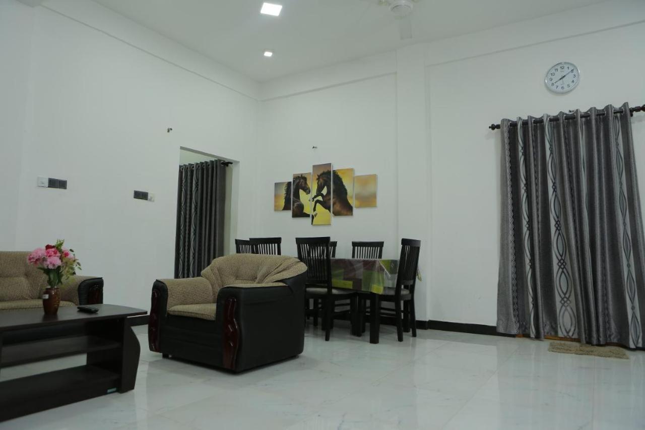 Birunthavanam Vavuniya Buitenkant foto