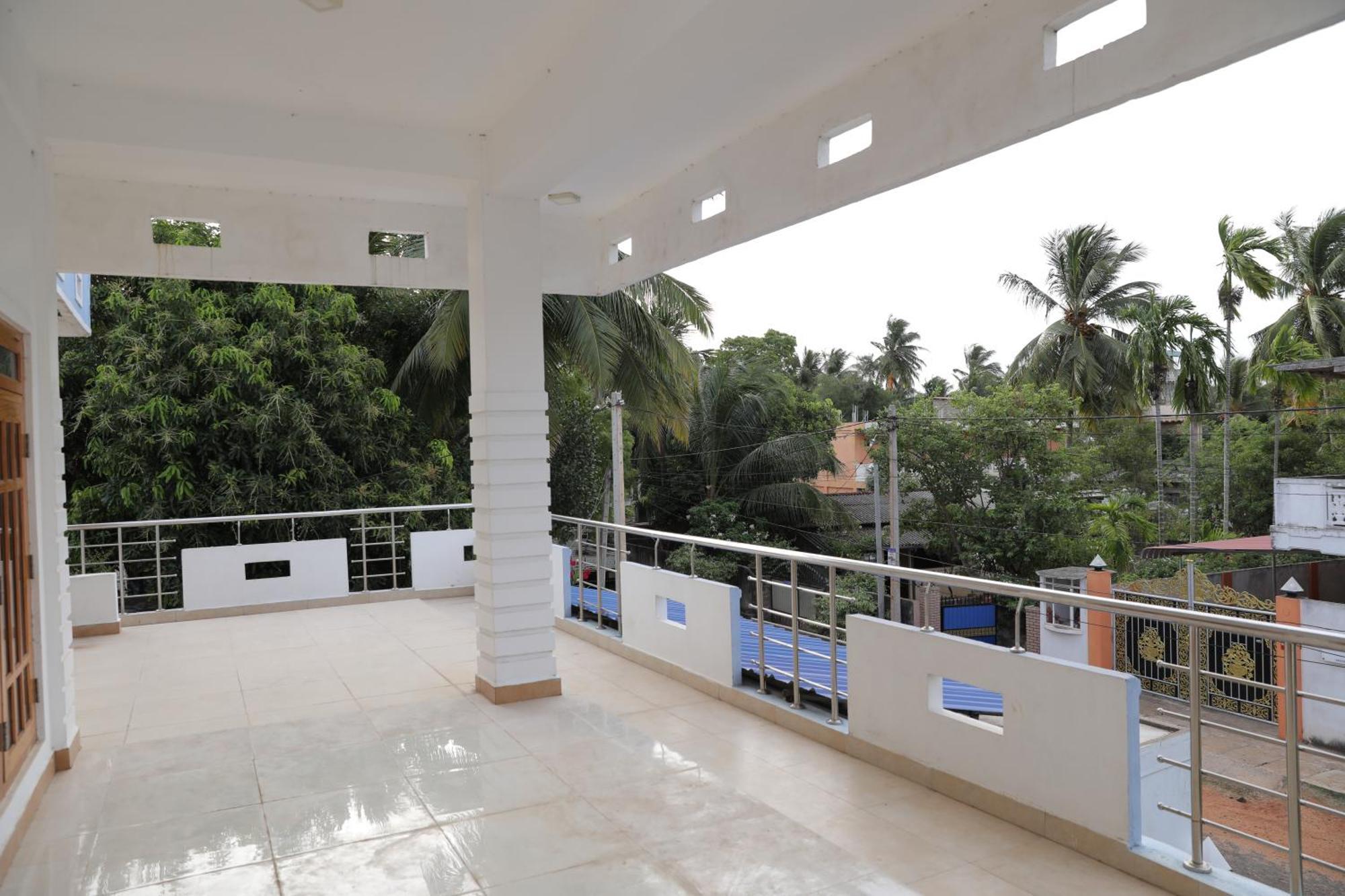 Birunthavanam Vavuniya Buitenkant foto